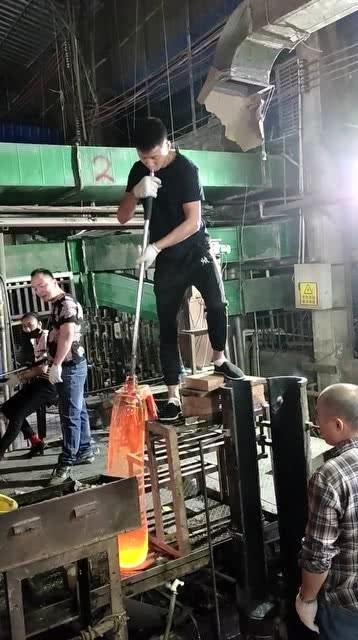 国产玻璃制作过程视频,从原料到成品的蜕变之旅-第3张图片-日韩中文字幕不卡 国产玻璃制作过程视频,从原料到成品的蜕变之旅-第3张图片-日韩中文字幕不卡